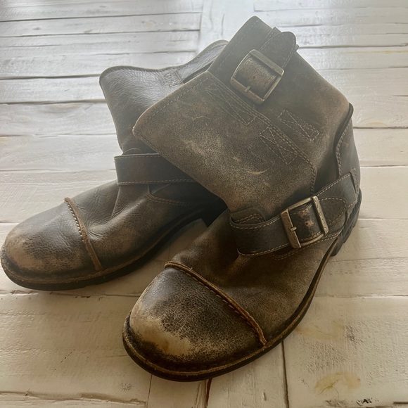 UGG Leather Lined Boots - Picture 2 of 5